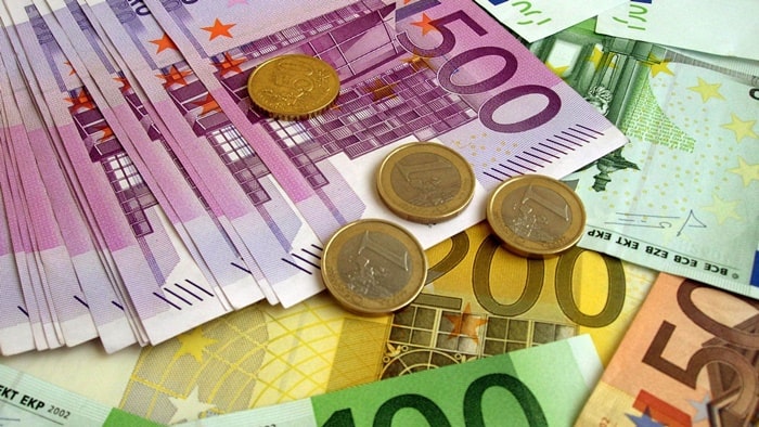 Что повлияло на курс евро в 2022 году