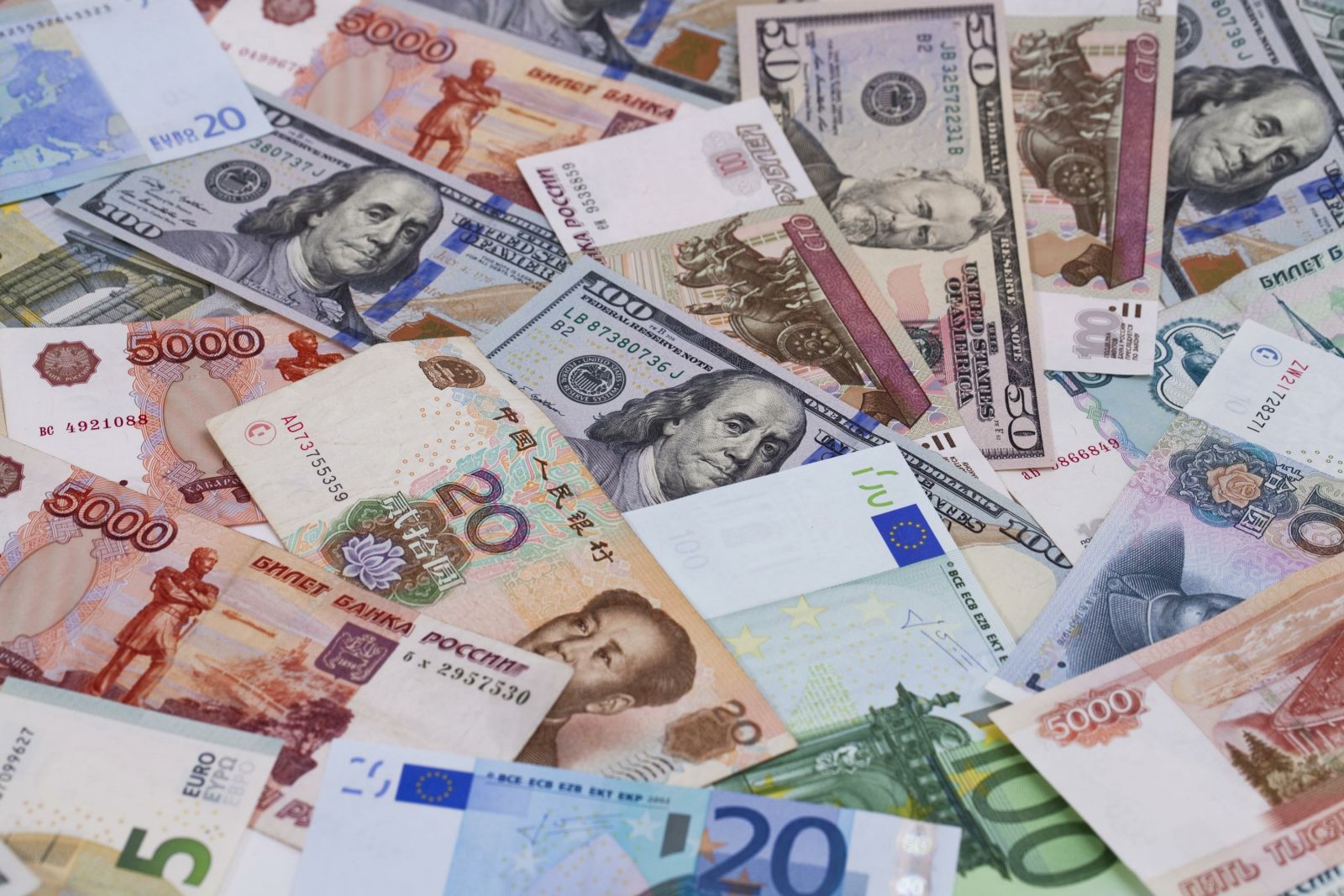 В какой валюте хранить деньги: анализ финансовой обстановки и лучшие варианты